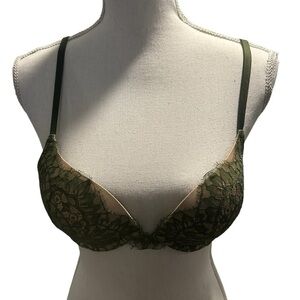 {Victoria’s Secret} Very Sexy Lace Push-Up Bra